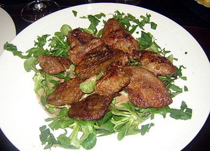 Gefl�gelleber auf Feldsalat mit Himbeerdressing