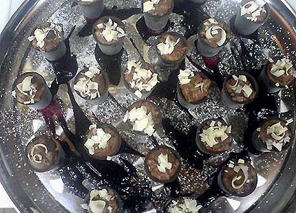 Schokoladenbecher mit Mousse au Chocolat